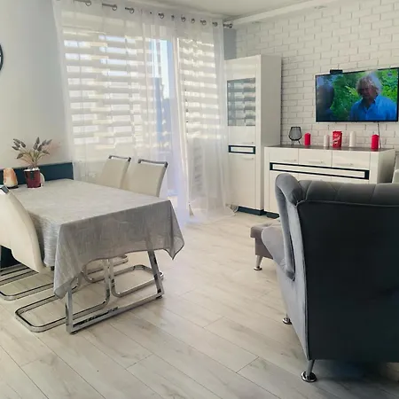 Mieszkanie, Kawalerka Na Wynajem Kilkudniowy Budynek 48 Mieszkanie Nr20 *